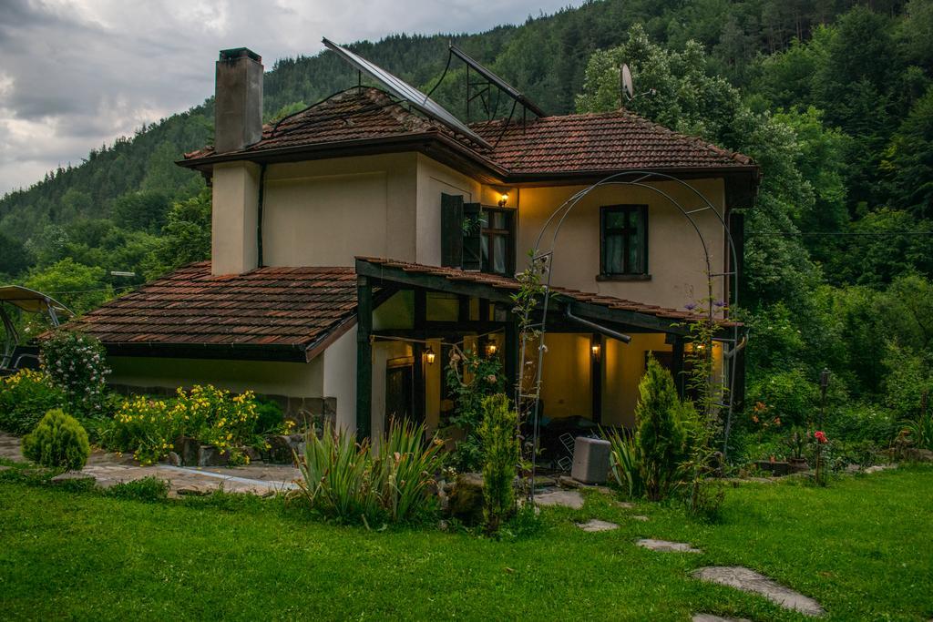 Guest House Verbena Apriltsi  Exterior photo